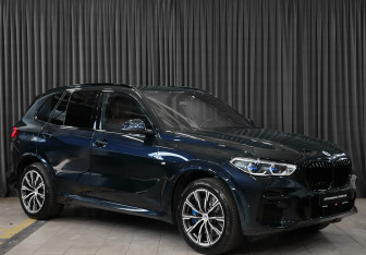 Подержанный автомобиль BMW X5 2023 года (3 фото)
