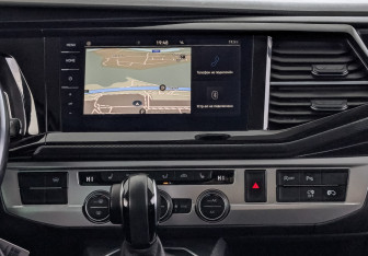 Подержанный автомобиль Volkswagen Multivan 2020 года (17 фото)