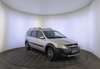 Подержанный автомобиль LADA (ВАЗ) Largus Wagon 2018 года (3 фото)