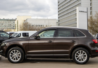 Подержанный автомобиль Audi Q5 2013 года (23 фото)