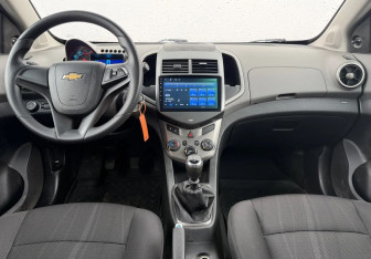 Подержанный автомобиль Chevrolet Aveo Sedan 2012 года (9 фото)