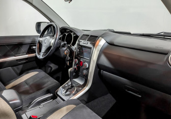Подержанный автомобиль Suzuki Grand Vitara 2014 года (11 фото)