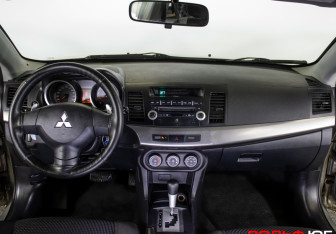 Подержанный автомобиль Mitsubishi Lancer Sedan 2008 года (12 фото)