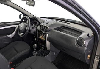 Подержанный автомобиль Nissan Terrano 2019 года (13 фото)