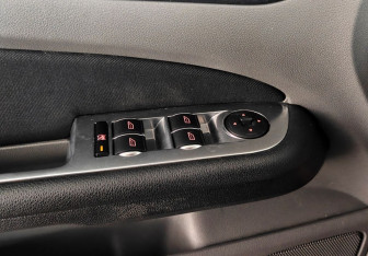 Подержанный автомобиль Ford Focus Hatchback 2011 года (16 фото)