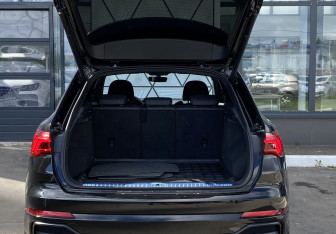 Подержанный автомобиль Audi Q3 2021 года (10 фото)