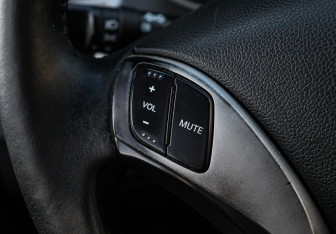 Подержанный автомобиль Hyundai Elantra Sedan 2011 года (19 фото)