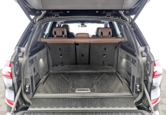 Подержанный автомобиль BMW X5 2020 года (10 фото)