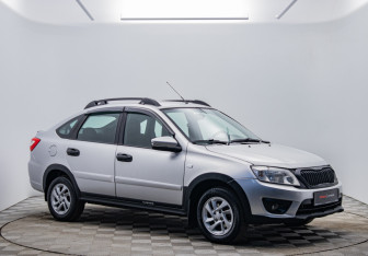 Подержанный автомобиль LADA (ВАЗ) Granta Liftback 2015 года (3 фото)