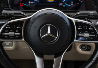 Подержанный автомобиль Mercedes-Benz GLE 2021 года (11 фото)