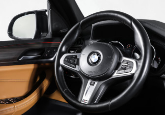 Подержанный автомобиль BMW X3 2017 года (13 фото)