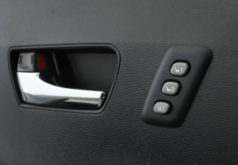 Подержанный автомобиль Toyota Venza 2014 года (16 фото)