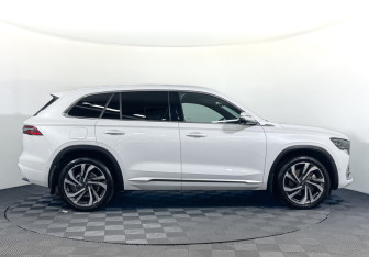 Подержанный автомобиль Geely Monjaro 2025 года (4 фото)