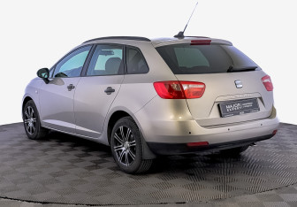Подержанный автомобиль SEAT Ibiza Wagon 2011 года (7 фото)