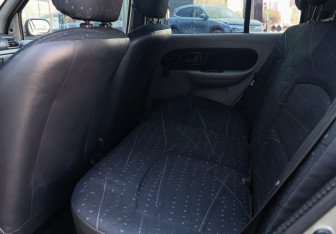 Подержанный автомобиль Renault Symbol 2003 года (8 фото)