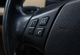 Подержанный автомобиль BMW X1 2013 года (20 фото)