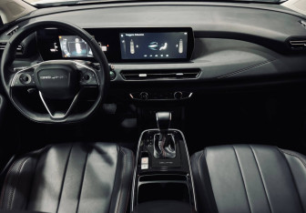 Подержанный автомобиль BAIC U5 Plus 2023 года (11 фото)