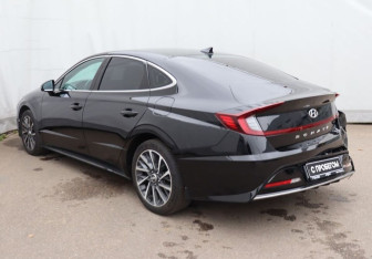 Подержанный автомобиль Hyundai Sonata 2023 года (6 фото)