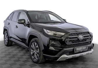 Подержанный автомобиль Toyota RAV4 2024 года (3 фото)
