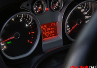 Подержанный автомобиль Ford Focus Hatchback 2010 года (9 фото)