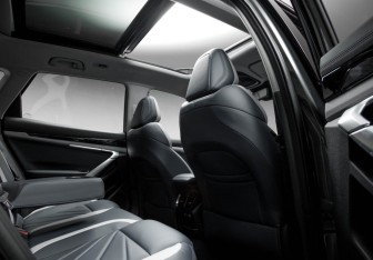 Новый Geely Atlas 2025 (17 фото)