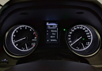 Подержанный автомобиль Toyota Camry Sedan 2021 года (13 фото)