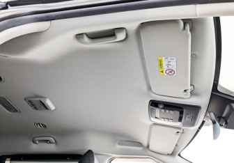 Подержанный автомобиль Kia Carnival 2022 года (25 фото)