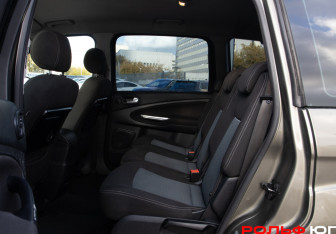 Подержанный автомобиль Ford Galaxy 2011 года (8 фото)