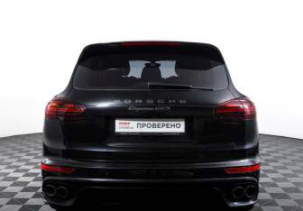 Подержанный автомобиль Porsche Cayenne 2015 года (6 фото)