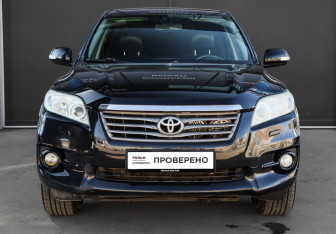 Подержанный автомобиль Toyota RAV4 2010 года (2 фото)