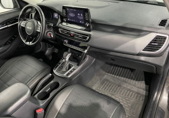 Подержанный автомобиль Kia Seltos 2022 года (11 фото)