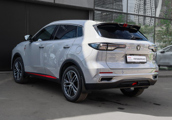 Подержанный автомобиль Changan UNI-S 2024 года (6 фото)