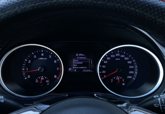 Подержанный автомобиль Kia Ceed Wagon 2019 года (22 фото)