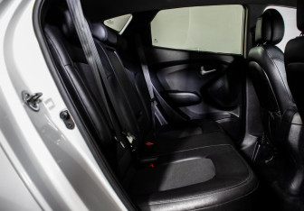 Подержанный автомобиль Hyundai ix35 2013 года (9 фото)