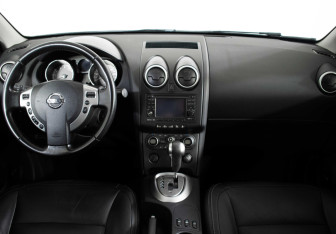 Подержанный автомобиль Nissan Qashqai 2009 года (11 фото)
