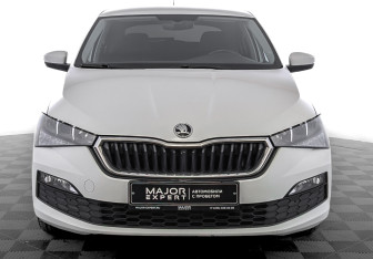 Подержанный автомобиль Skoda Rapid Liftback 2022 года (2 фото)