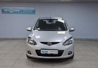 Подержанный автомобиль Mazda 2 Hatchback 2009 года (2 фото)