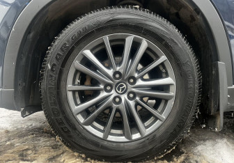 Подержанный автомобиль Mazda CX-5 2015 года (9 фото)