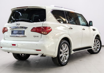Подержанный автомобиль Infiniti QX80 2014 года (5 фото)
