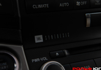 Подержанный автомобиль Toyota Land Cruiser Suv 2010 года (16 фото)