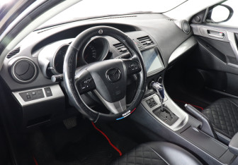 Подержанный автомобиль Mazda 3 Sedan 2010 года (5 фото)