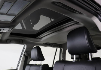 Подержанный автомобиль Toyota Land Cruiser Prado 2022 года (16 фото)