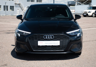 Подержанный автомобиль Audi A3 Sedan 2021 года (2 фото)