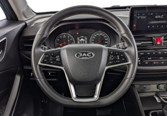 Подержанный автомобиль JAC JS4 2022 года (22 фото)