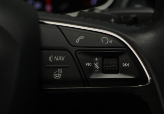 Подержанный автомобиль Audi A4 Sedan 2019 года (16 фото)