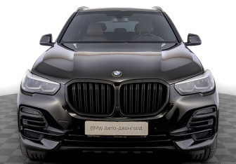 Подержанный автомобиль BMW X5 2019 года (2 фото)