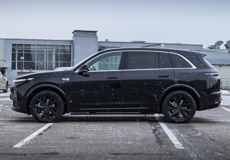 Подержанный автомобиль LiXiang L7 2023 года (8 фото)