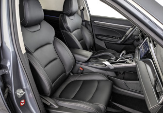 Подержанный автомобиль Geely Atlas Pro 2022 года (23 фото)