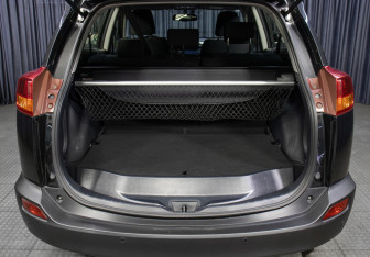 Подержанный автомобиль Toyota RAV4 2014 года (10 фото)