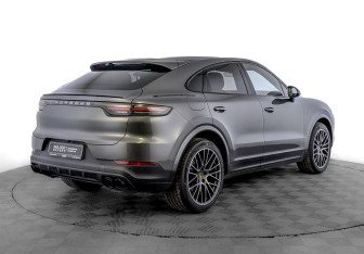 Подержанный автомобиль Porsche Cayenne 2021 года (5 фото)